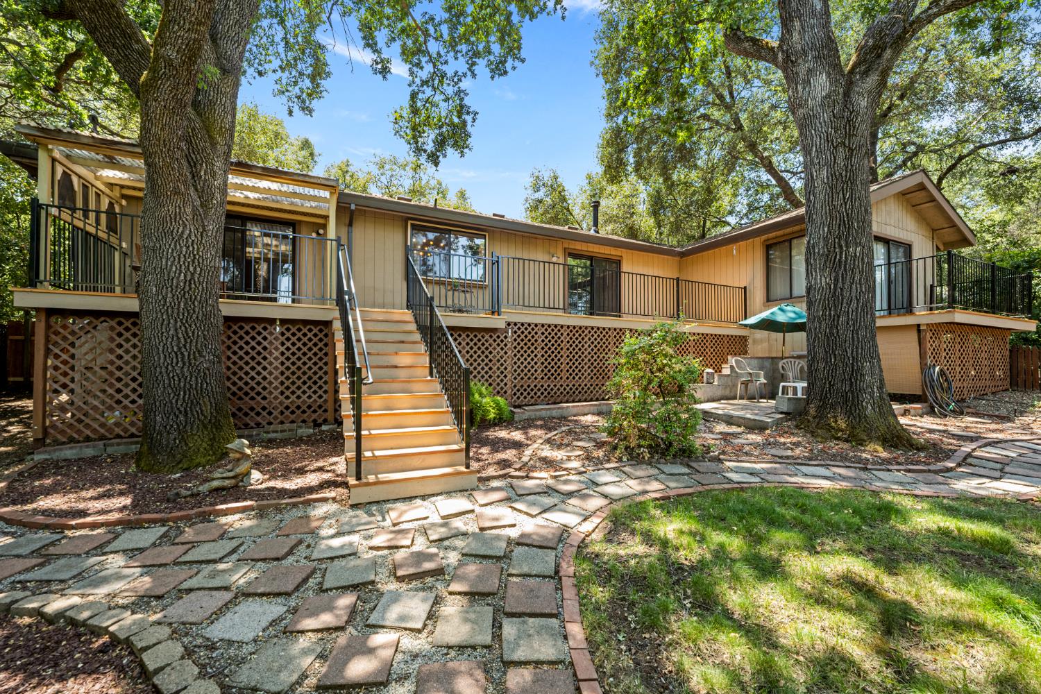2406 Knollwood Drive