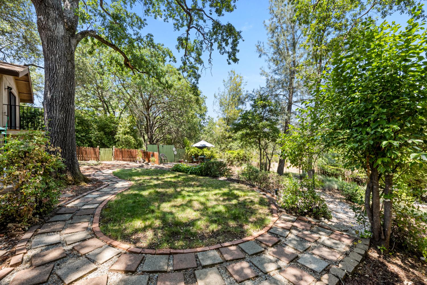 2406 Knollwood Drive