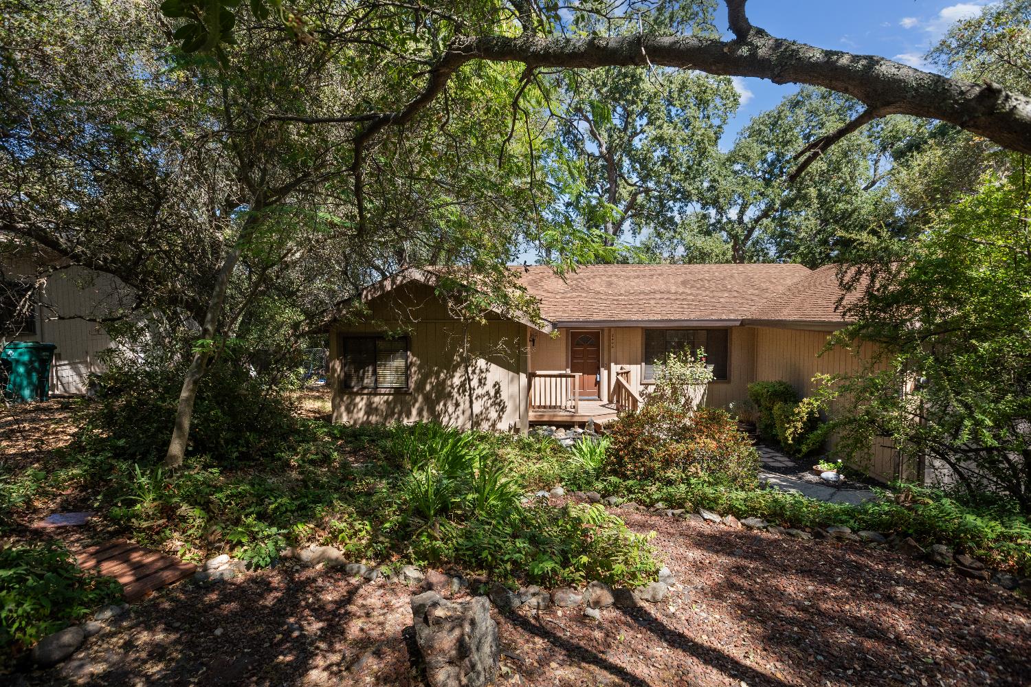 2406 Knollwood Drive