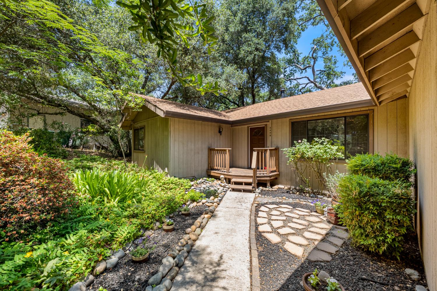 2406 Knollwood Drive