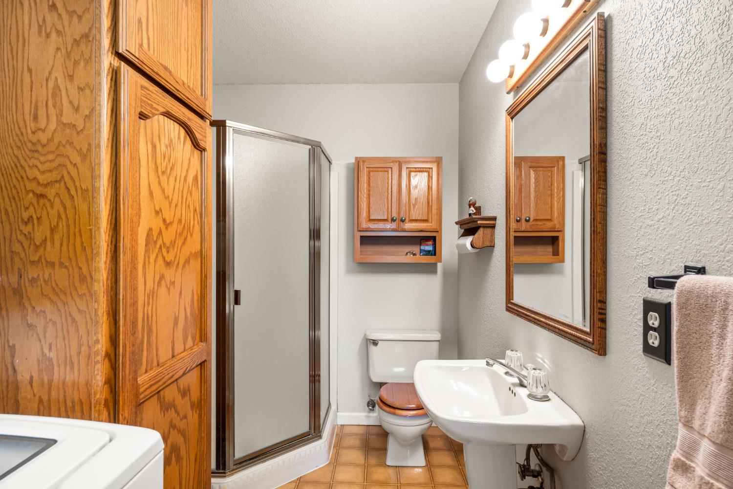 2406 Knollwood Drive