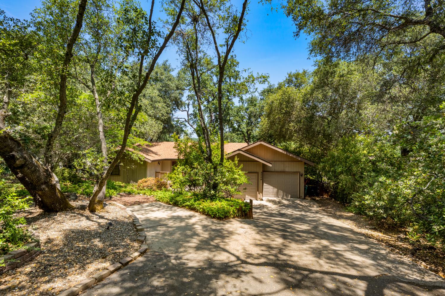 2406 Knollwood Drive