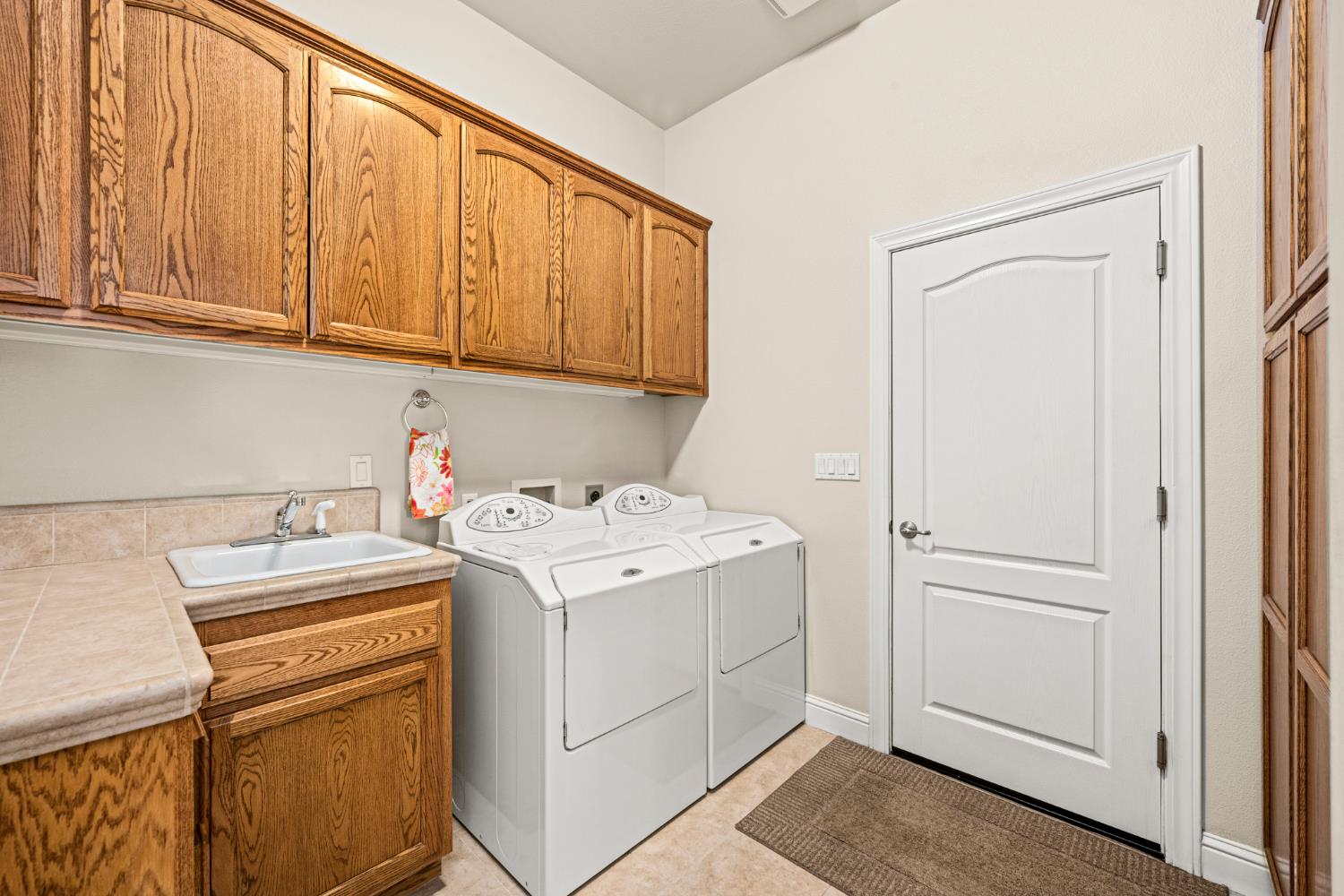 4350 White Rose Lane