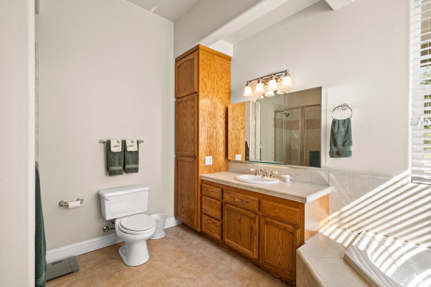 4350 White Rose Lane