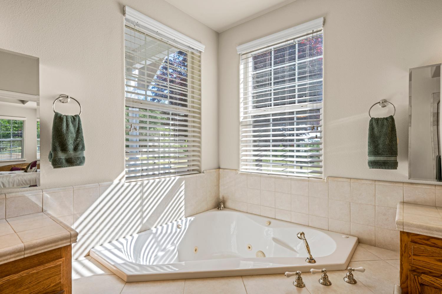 4350 White Rose Lane