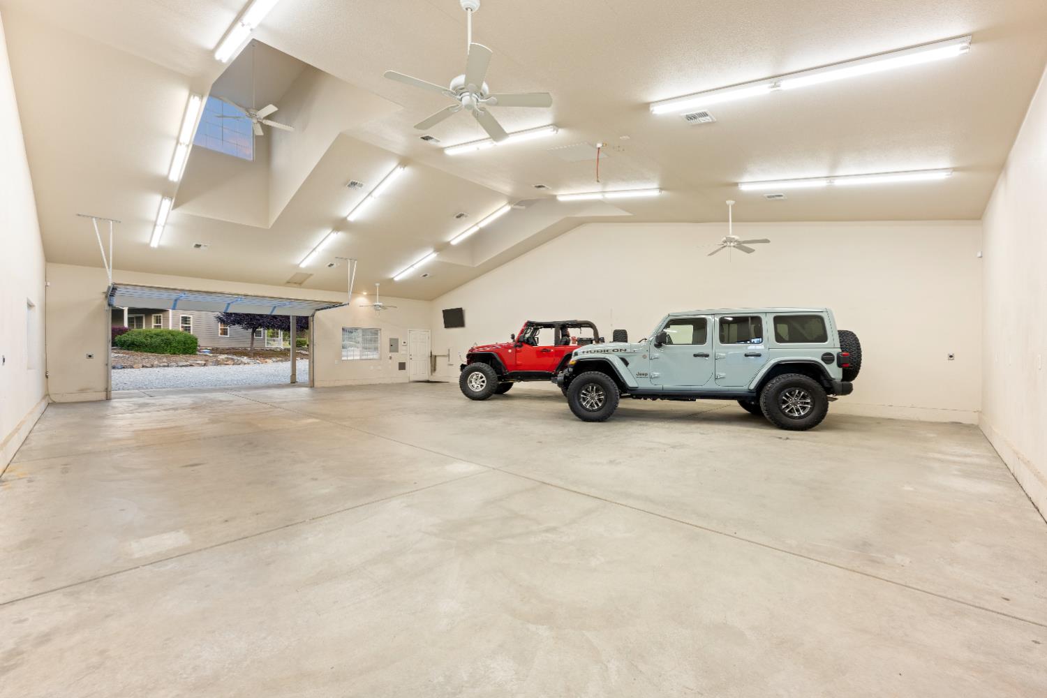 4350 White Rose Lane