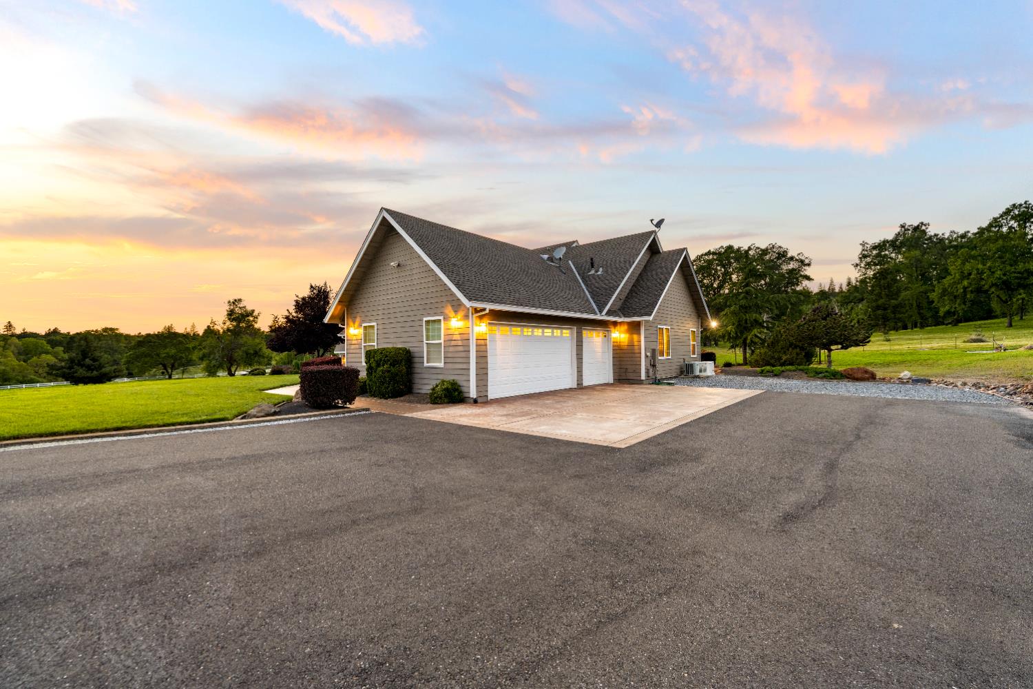 4350 White Rose Lane