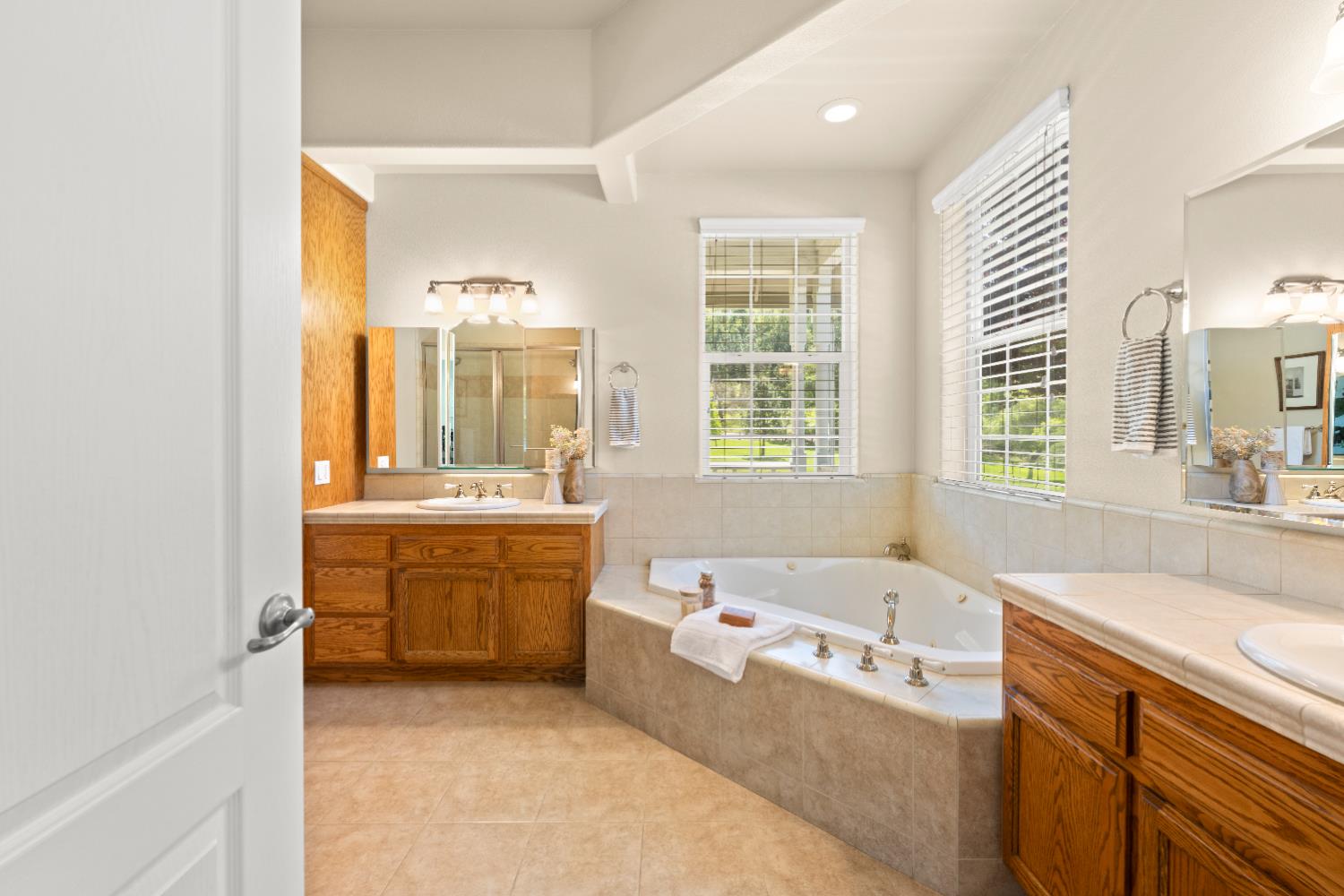 4350 White Rose Lane