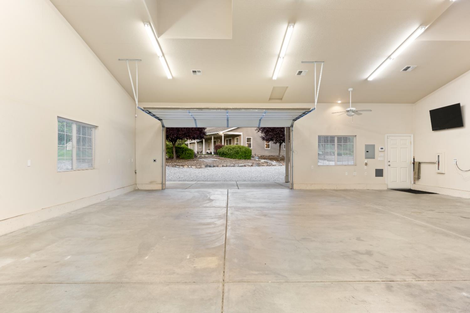 4350 White Rose Lane