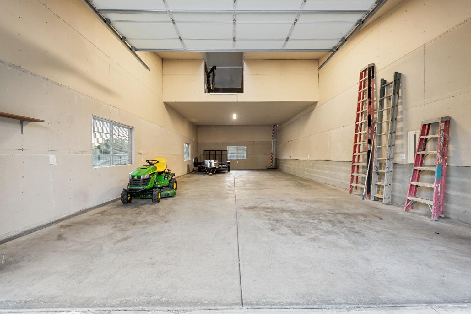 4350 White Rose Lane