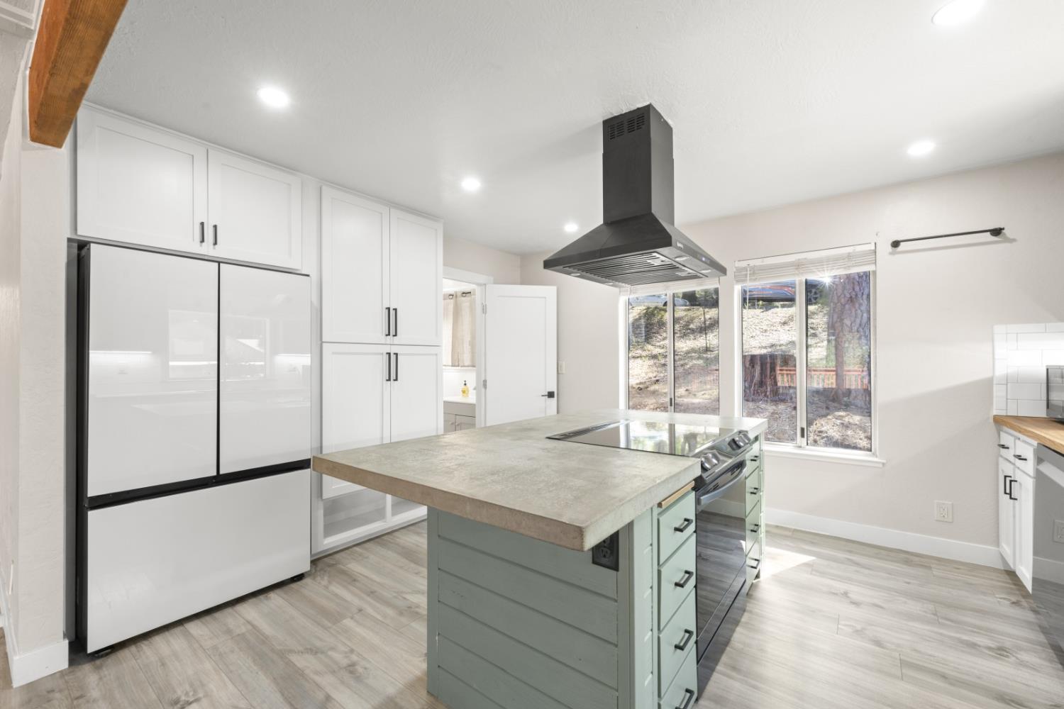 14036 Hilltop Road