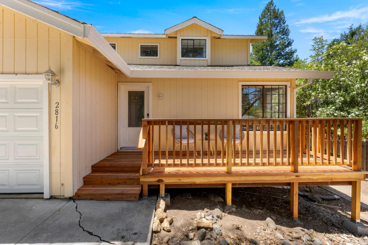 2816 Hillcrest Drive