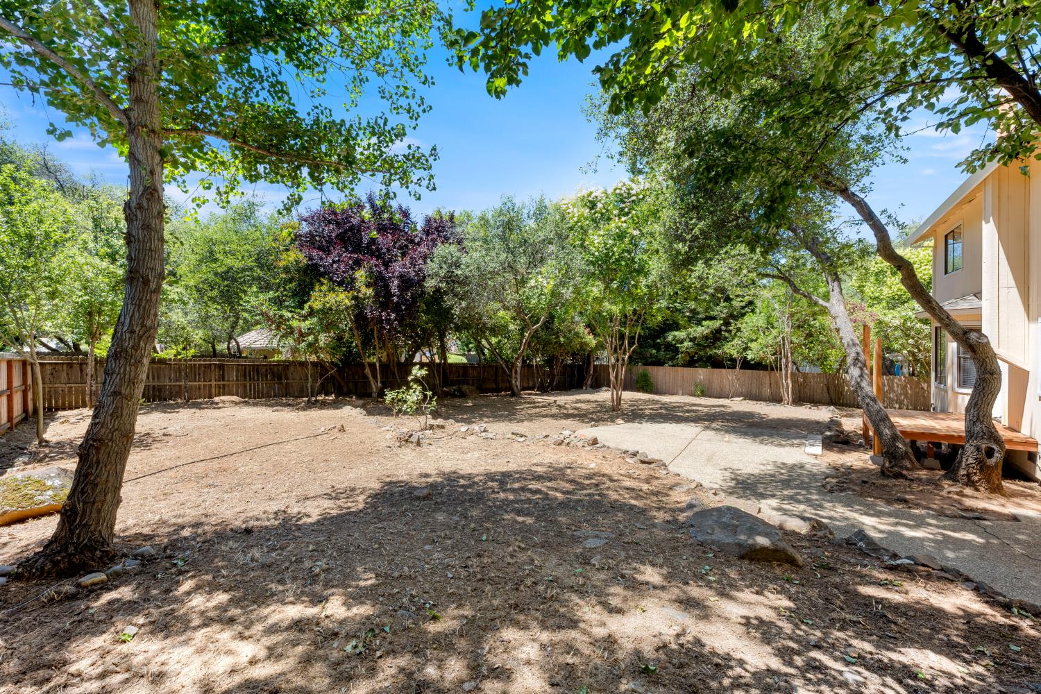 2816 Hillcrest Drive