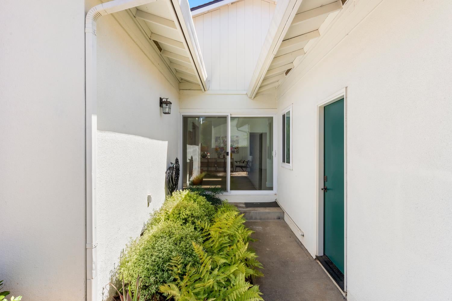 2821 Stanford Lane