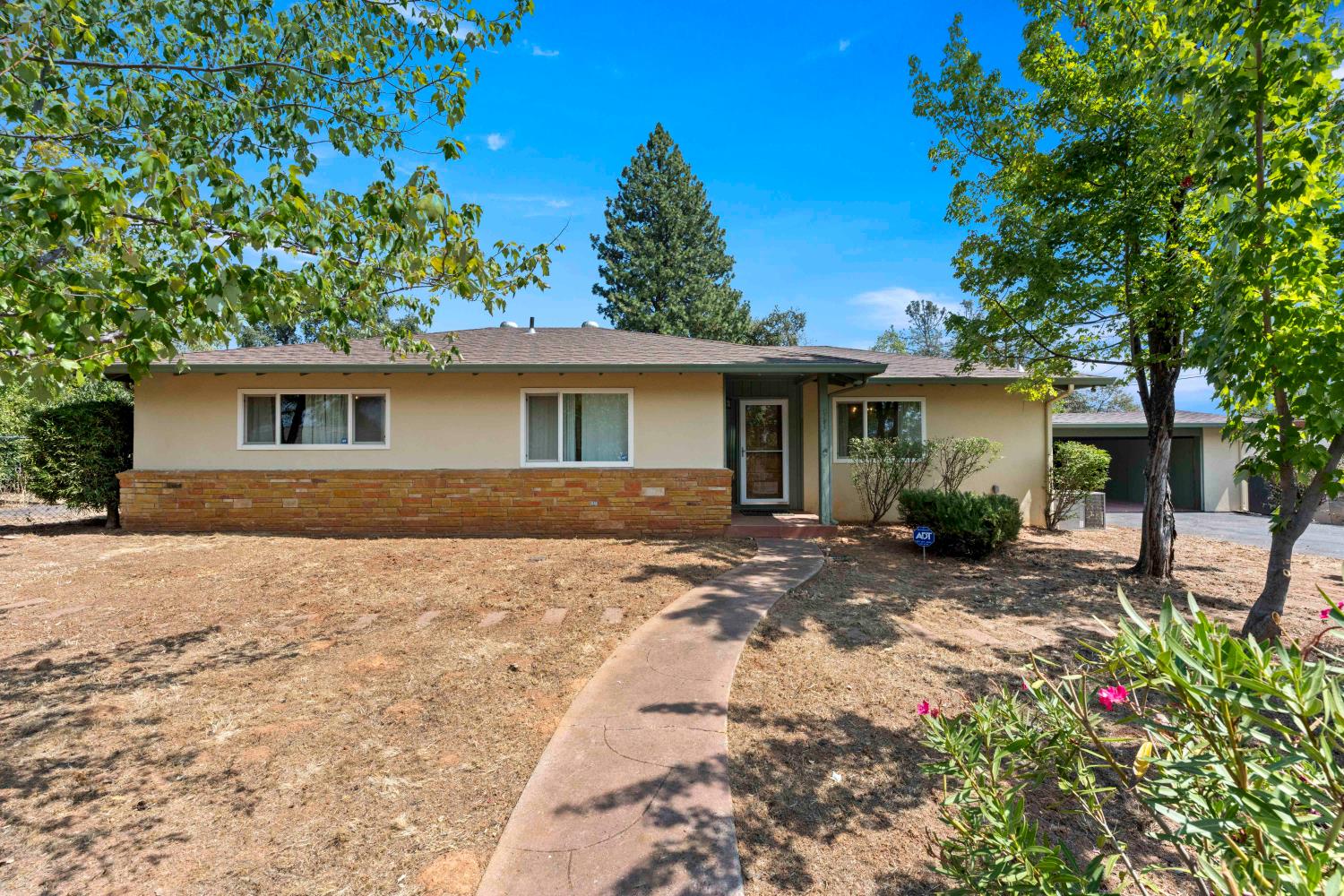 2693 Westwood Drive