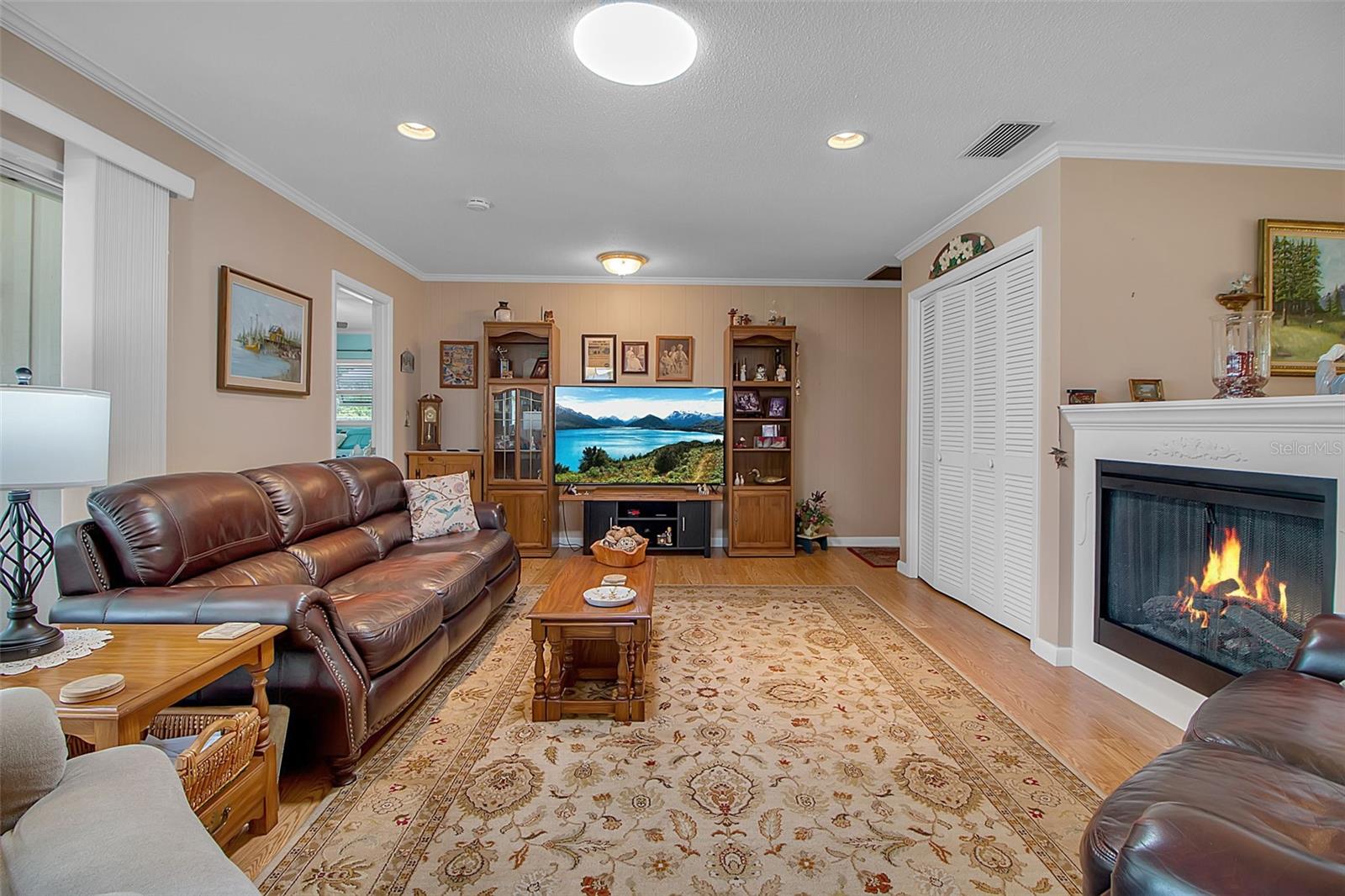 1907 76TH ST NW