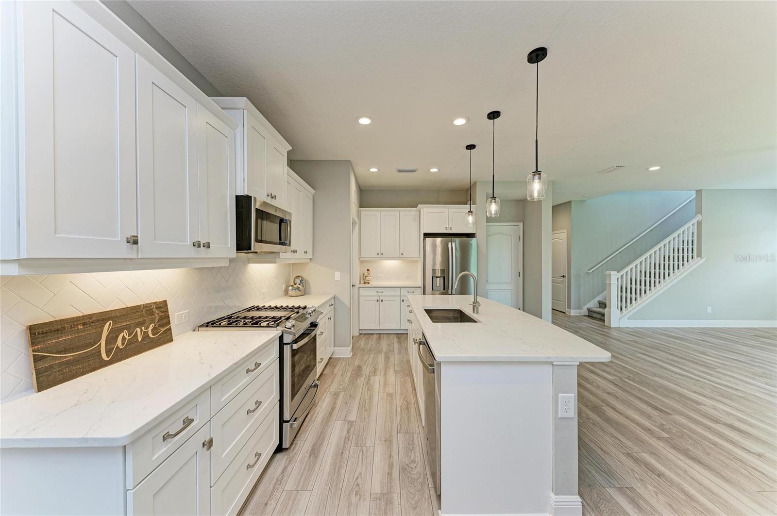 2802 BUTTERFLY JASMINE TRL