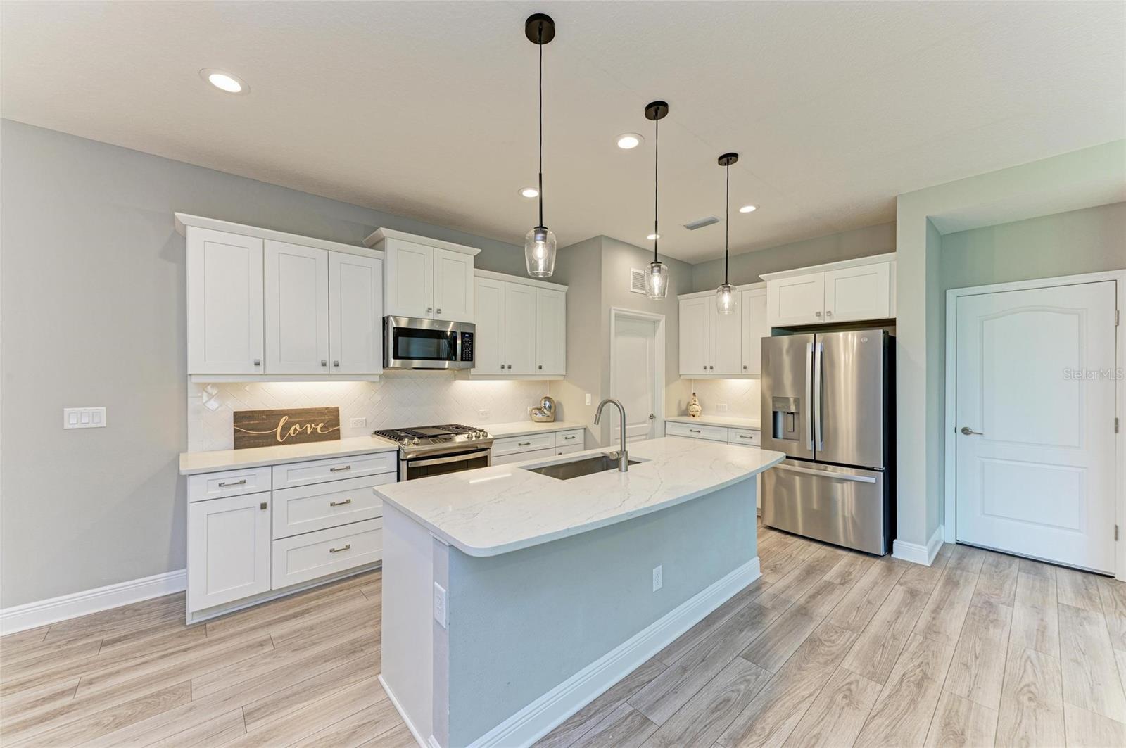 2802 BUTTERFLY JASMINE TRL