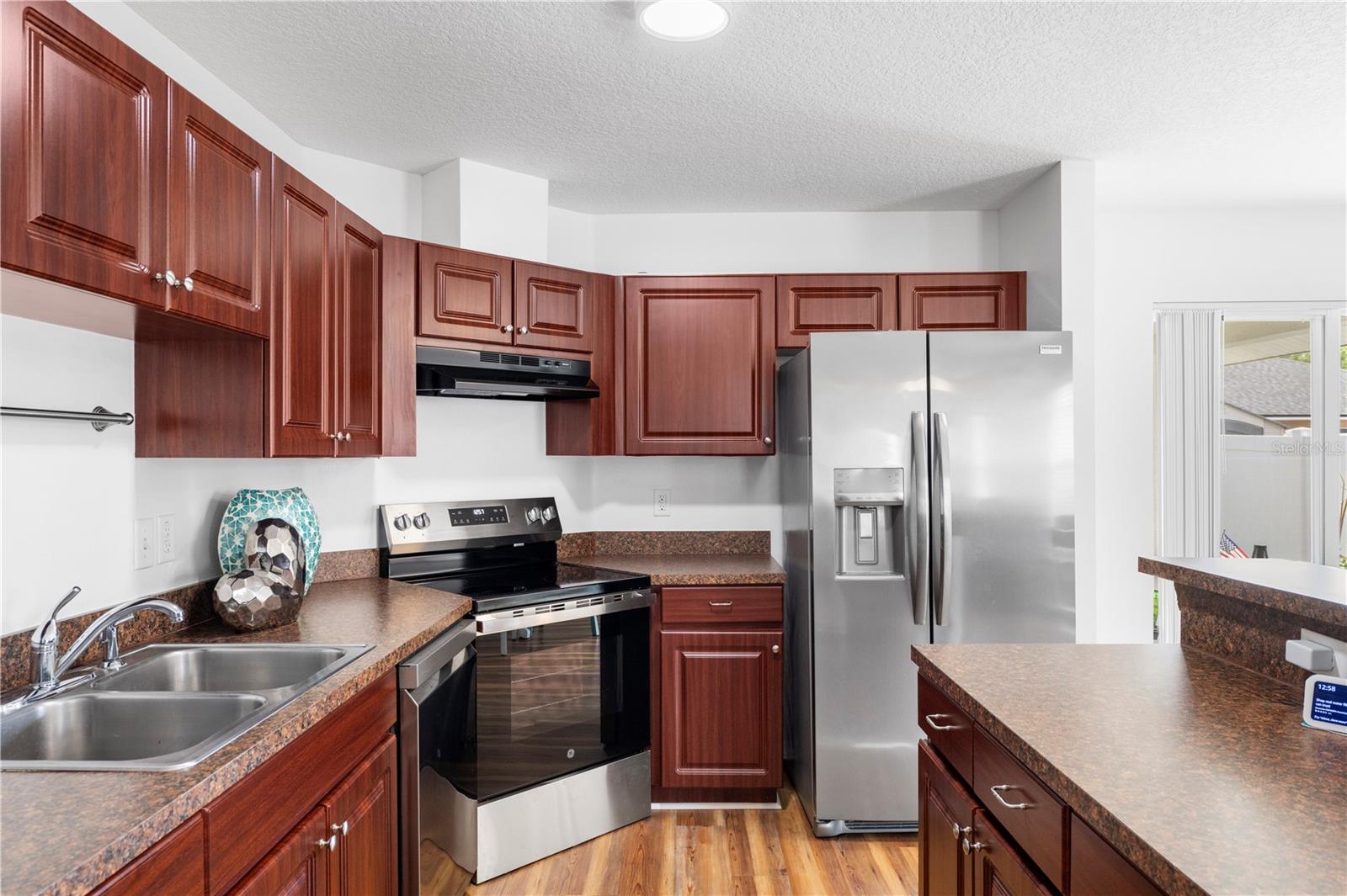 15404 BAMA BREEZE PL
