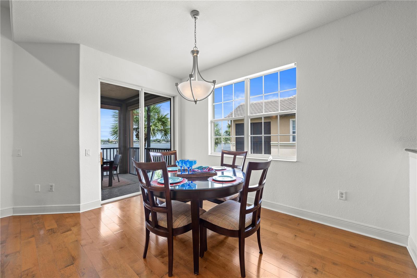 1139 RIVERSCAPE ST #2