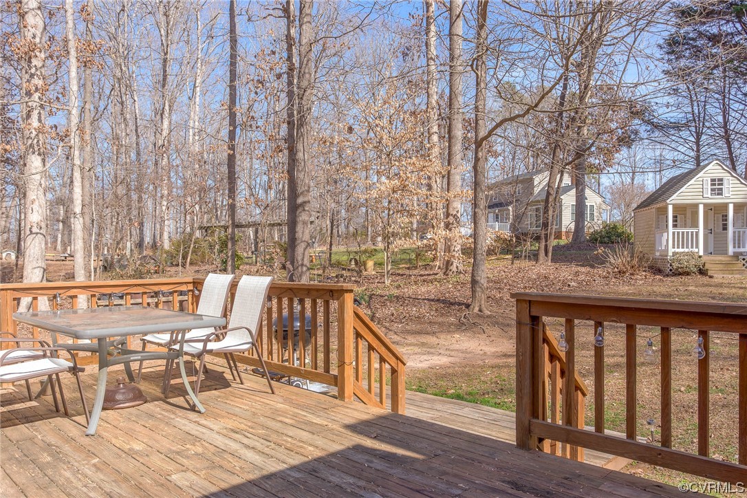 8551 WOODLAND Dr