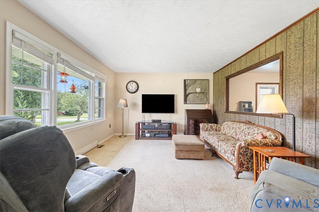 1048 Old Buckingham Rd