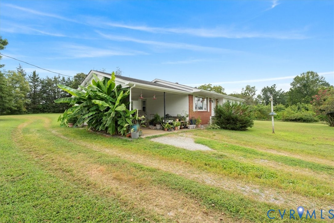 1048 Old Buckingham Rd