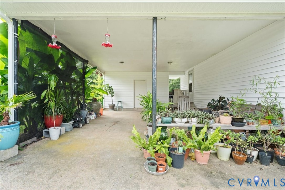1048 Old Buckingham Rd