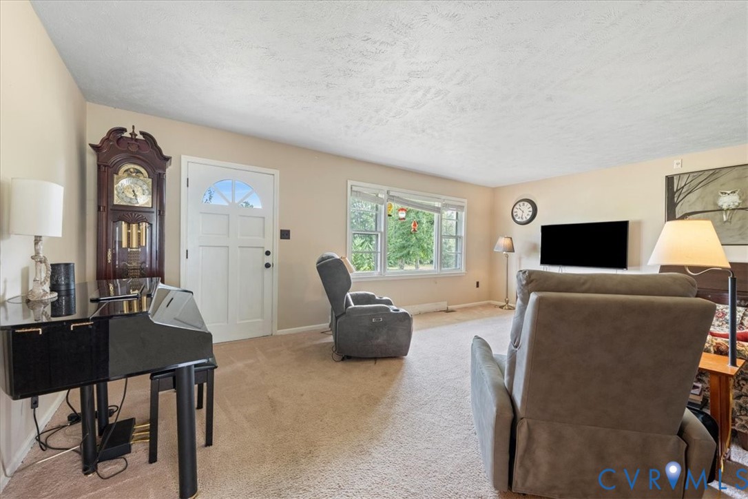 1048 Old Buckingham Rd