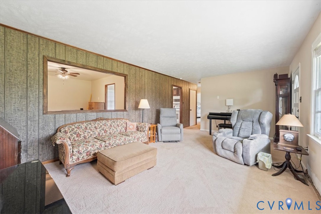 1048 Old Buckingham Rd