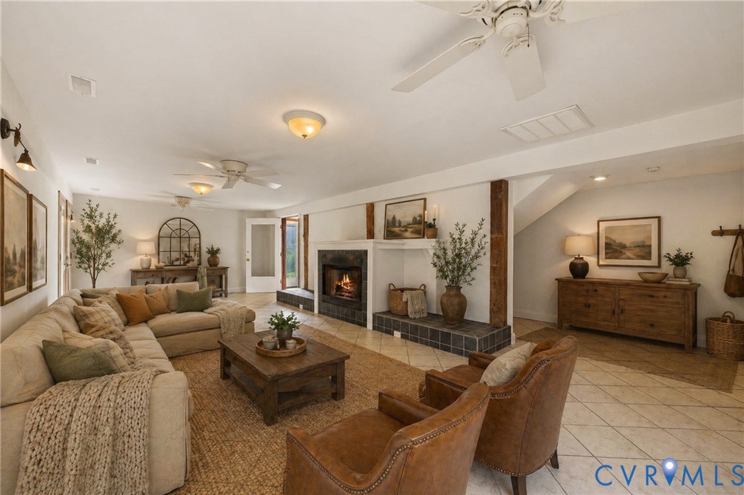 1208 Manteo Rd