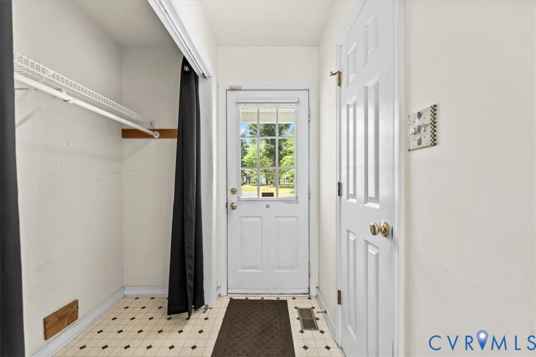 2924 Warfield Ridge Ter