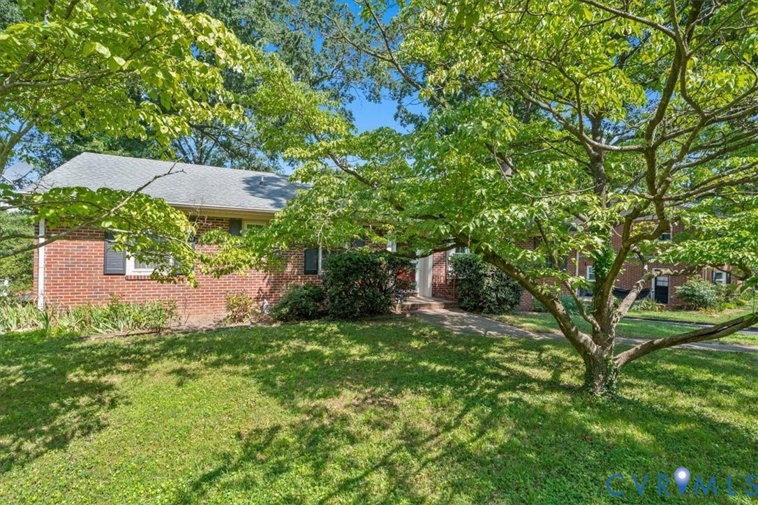 2418 Pineway Dr