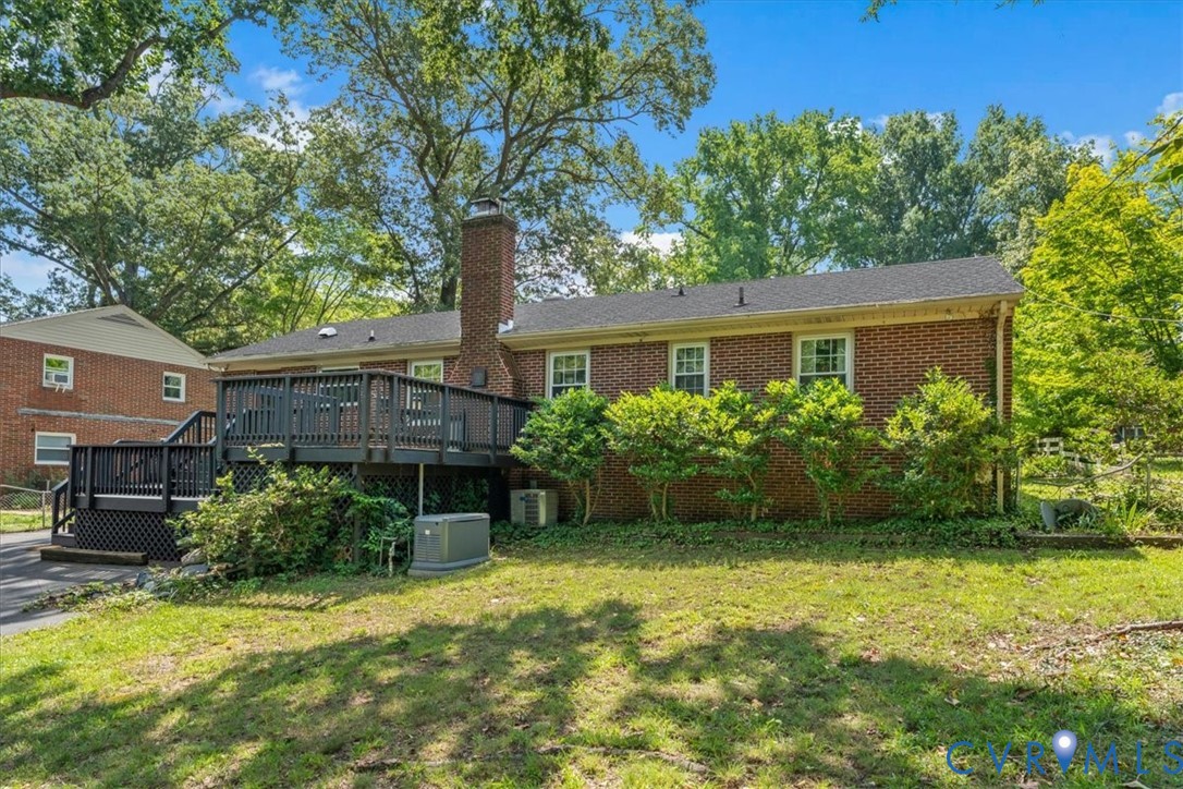 2418 Pineway Dr