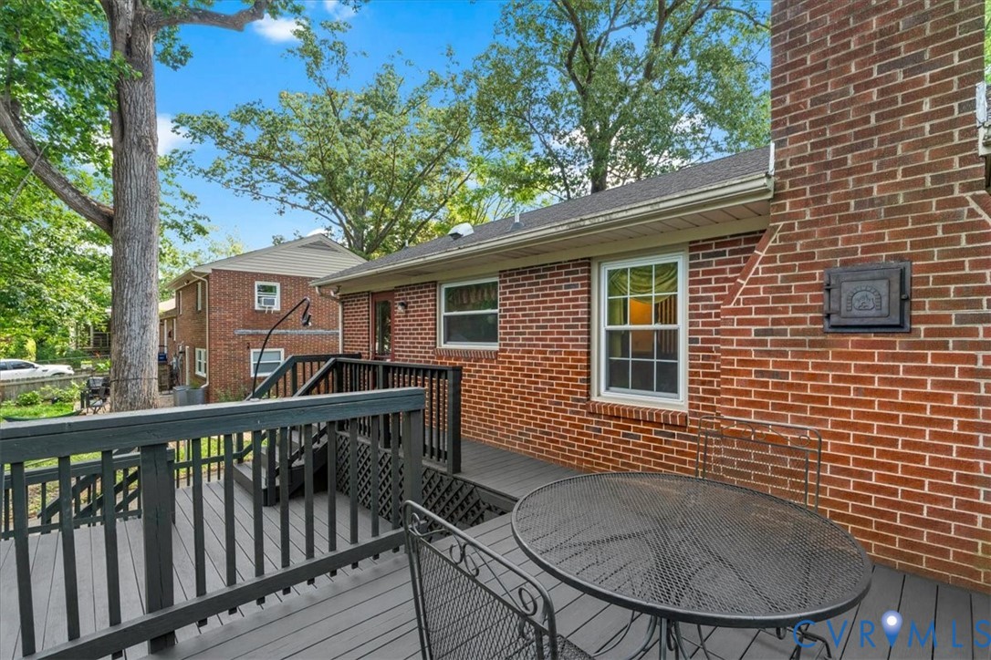 2418 Pineway Dr