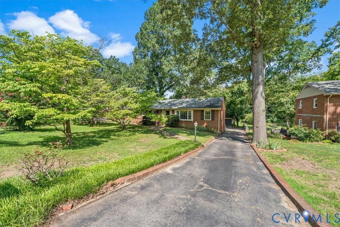 2418 Pineway Dr