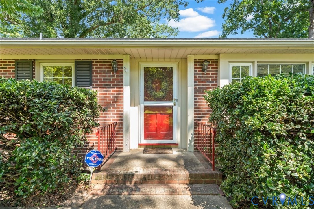 2418 Pineway Dr