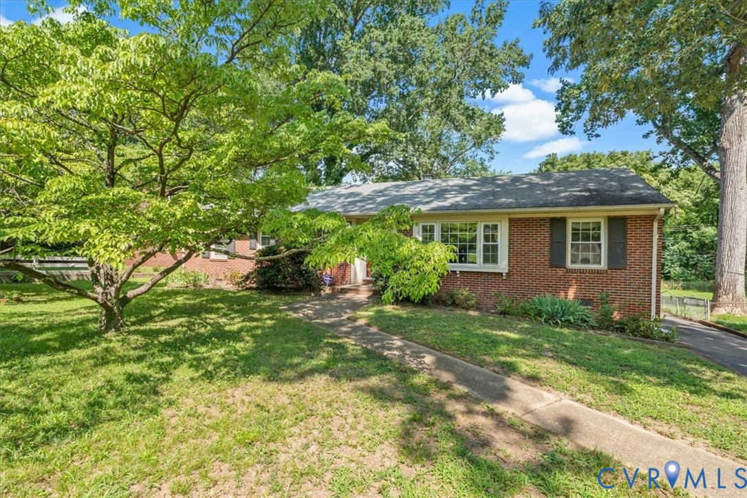 2418 Pineway Dr