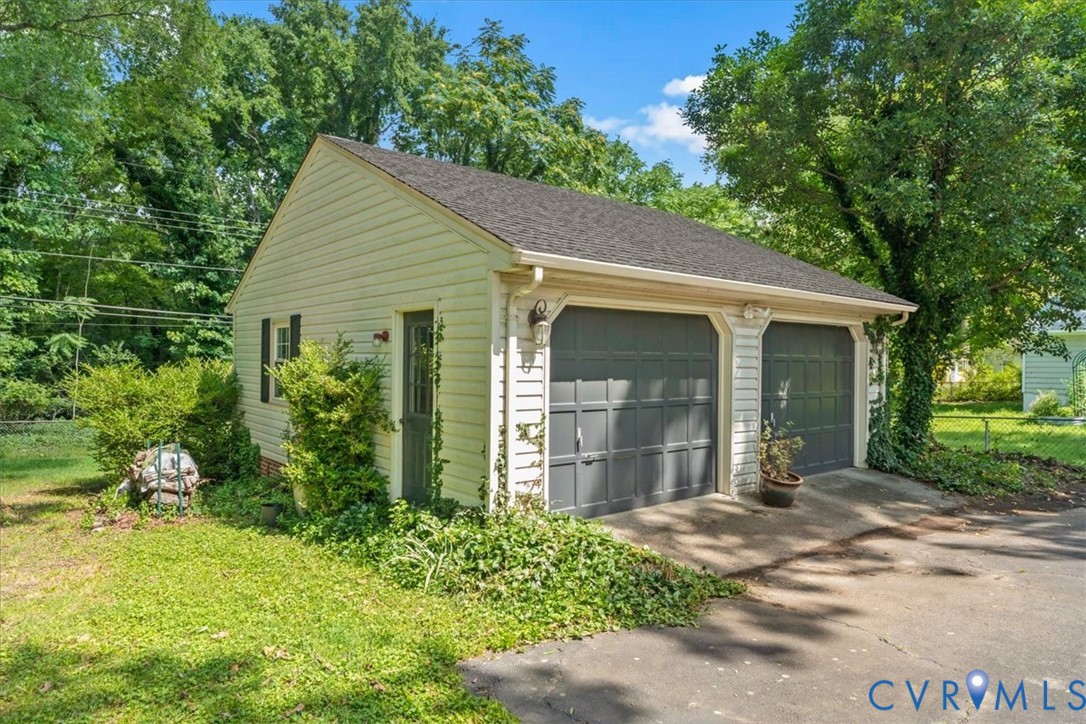 2418 Pineway Dr