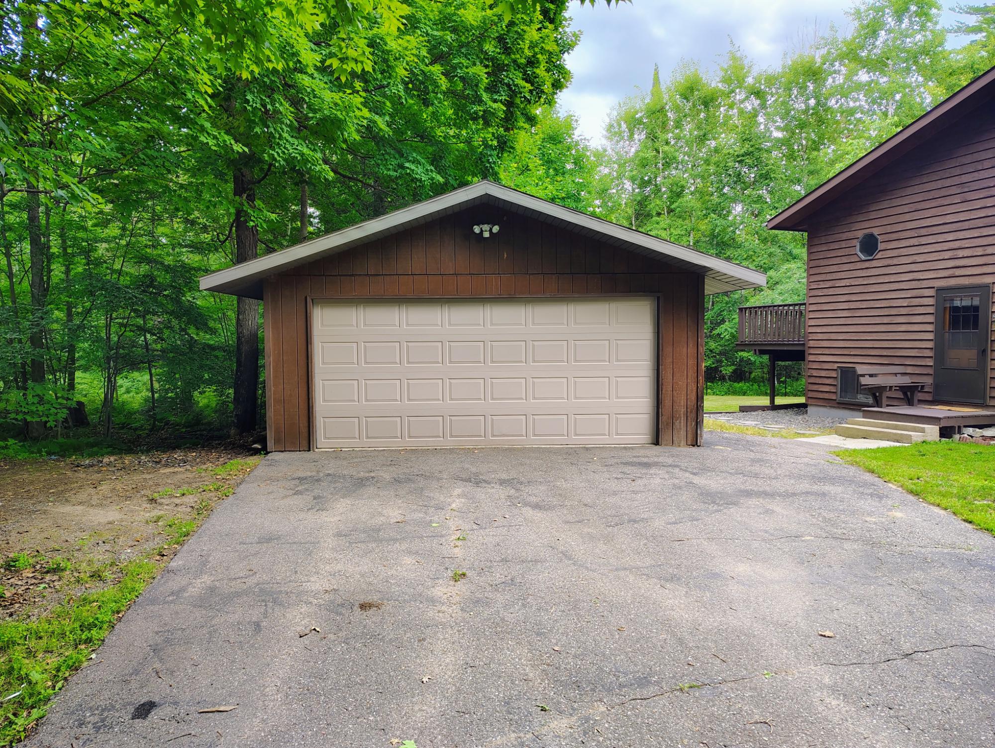7178 WOODCREST DR