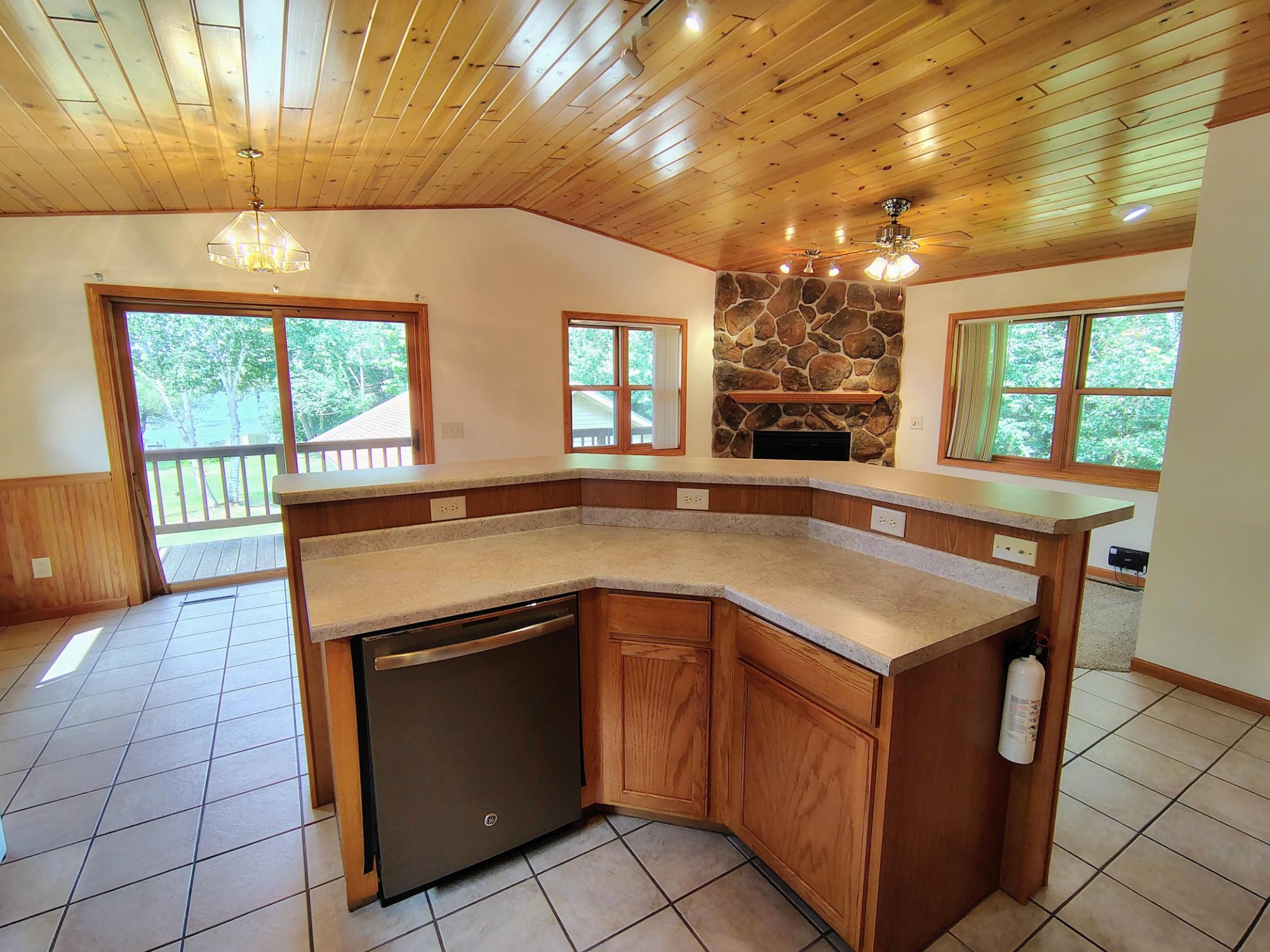 N9882 WOODLAND LN