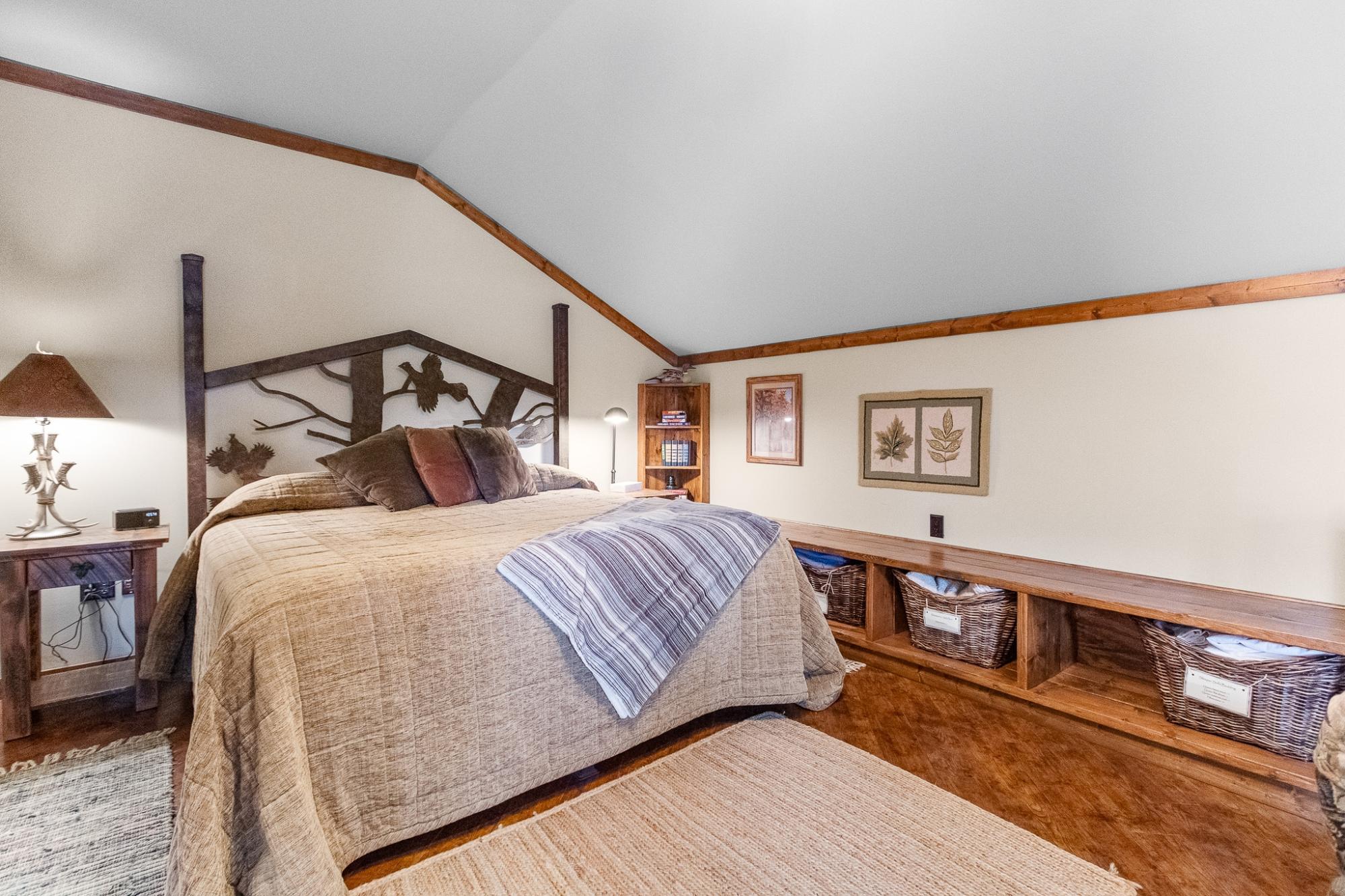 N16517 LAKESHORE DR