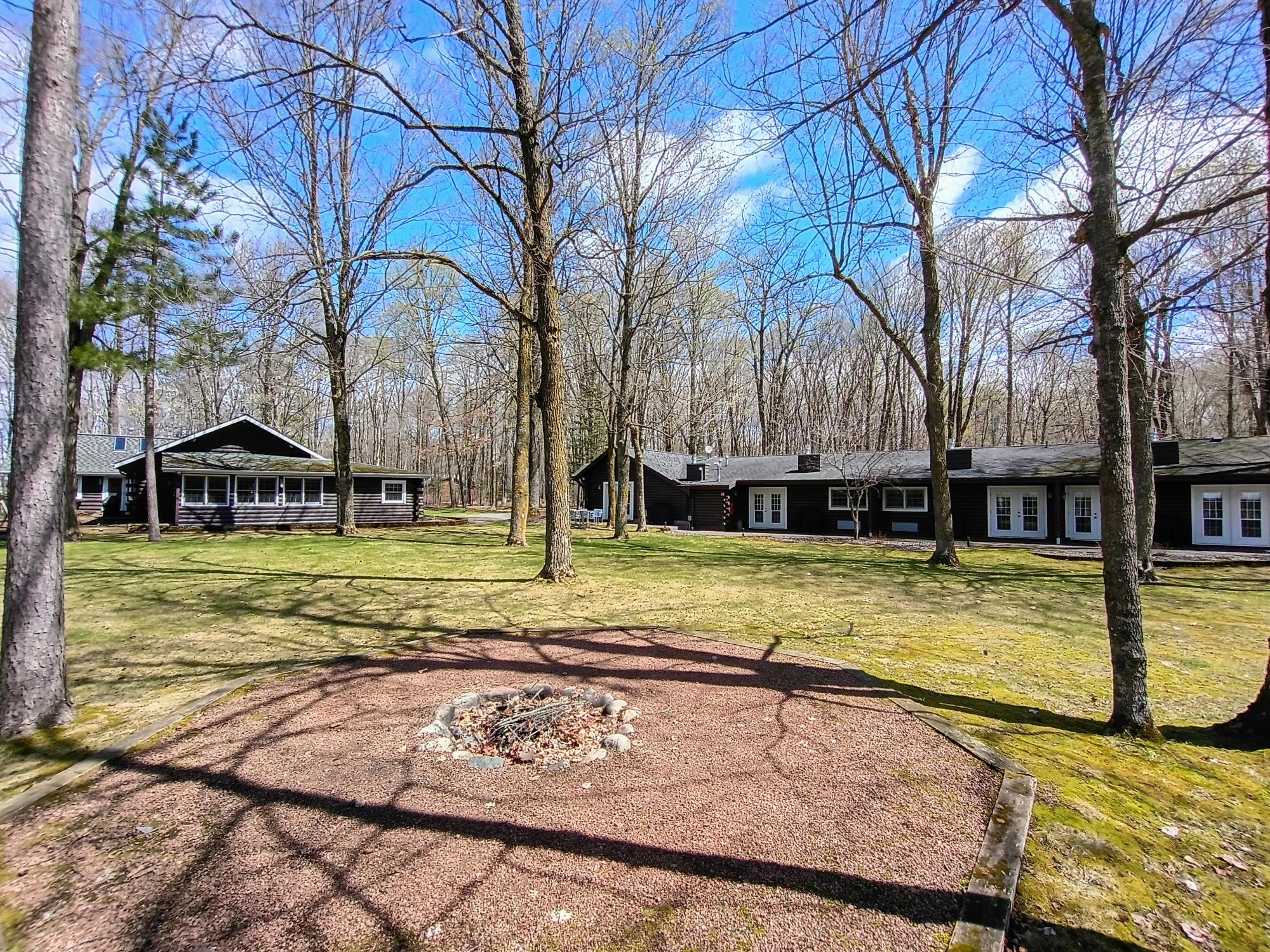 N16517 LAKESHORE DR