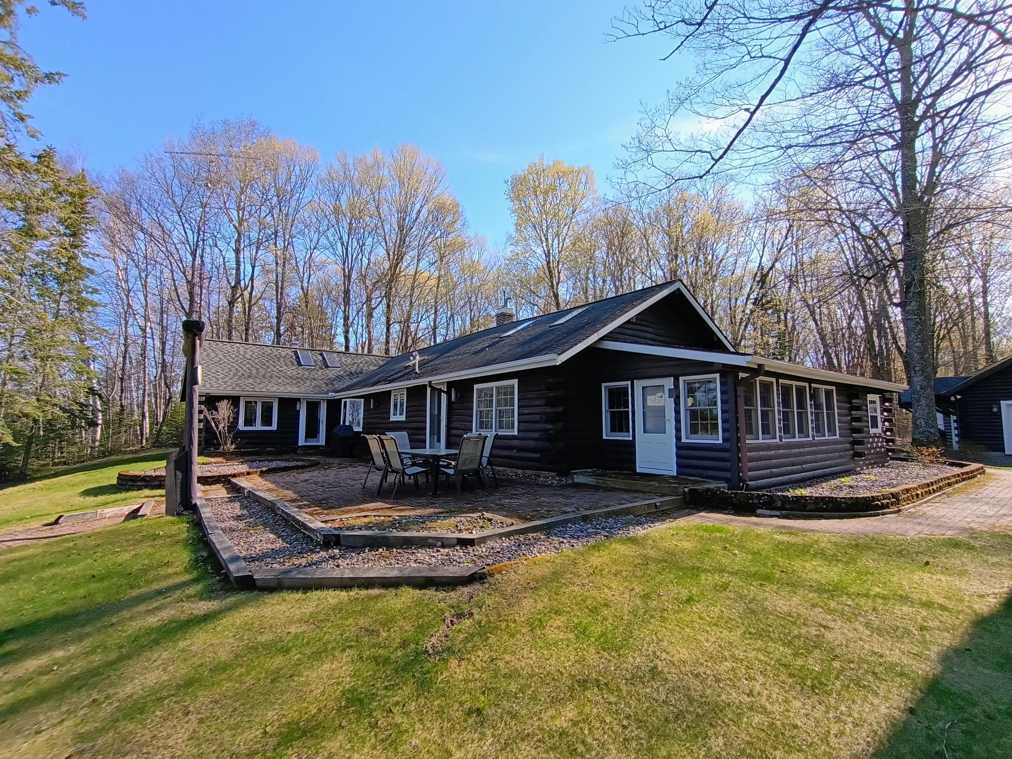 N16517 LAKESHORE DR
