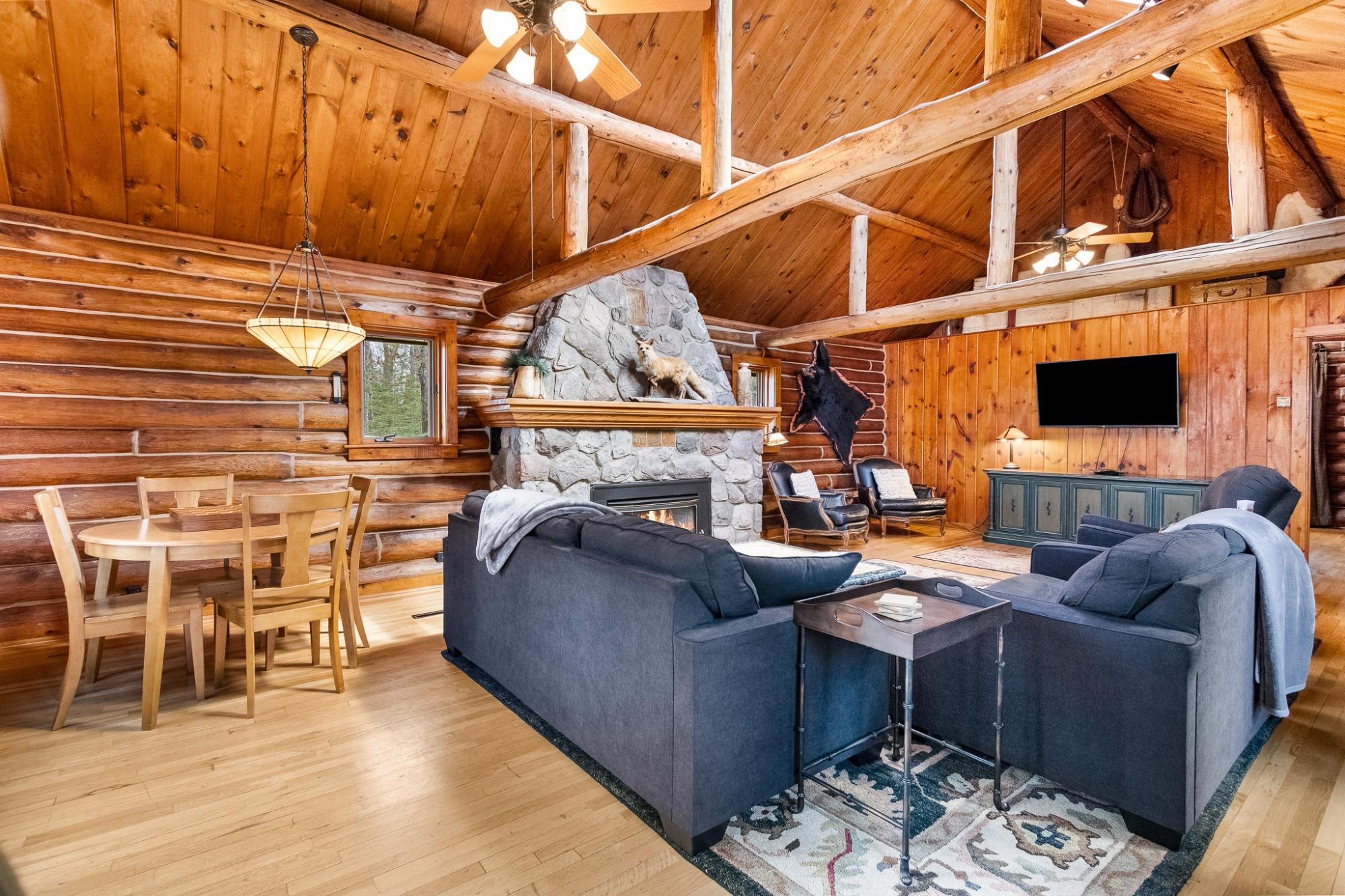 N16517 LAKESHORE DR