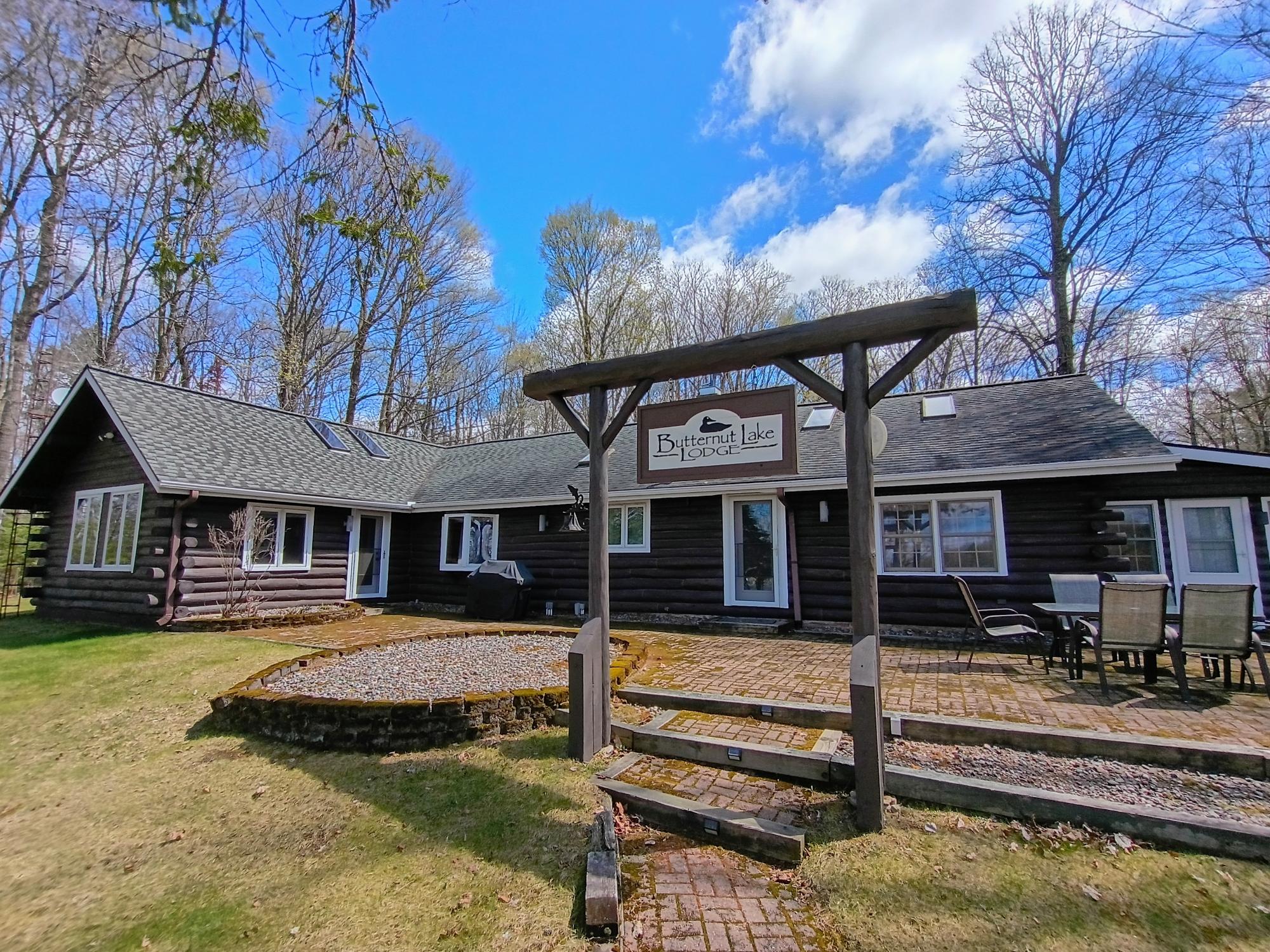 N16517 LAKESHORE DR