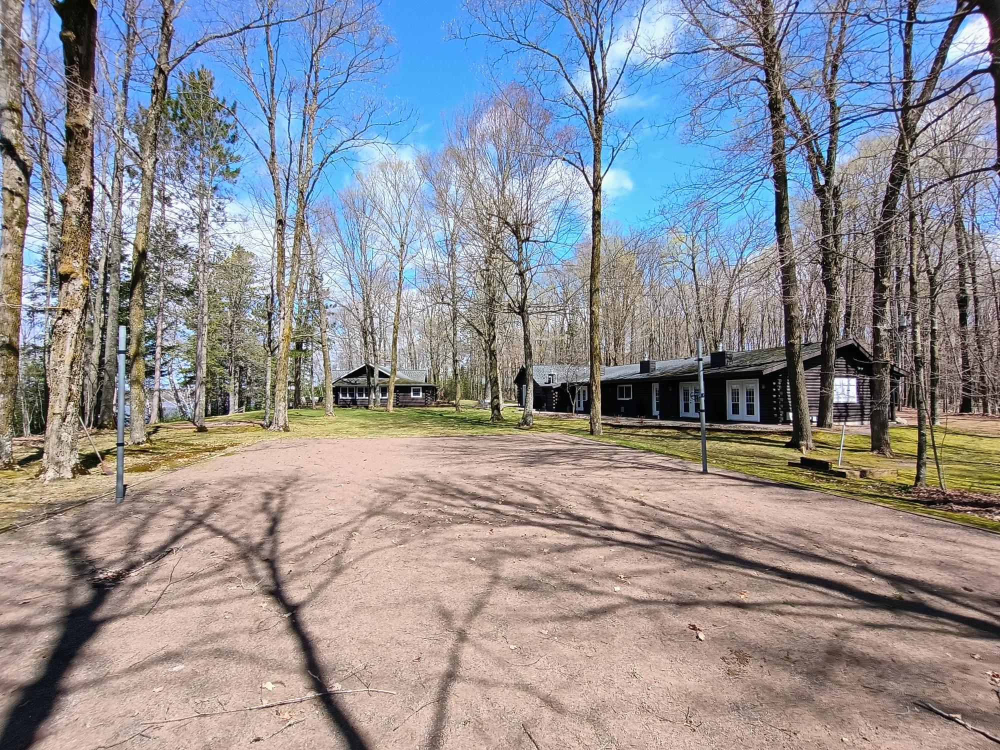 N16517 LAKESHORE DR