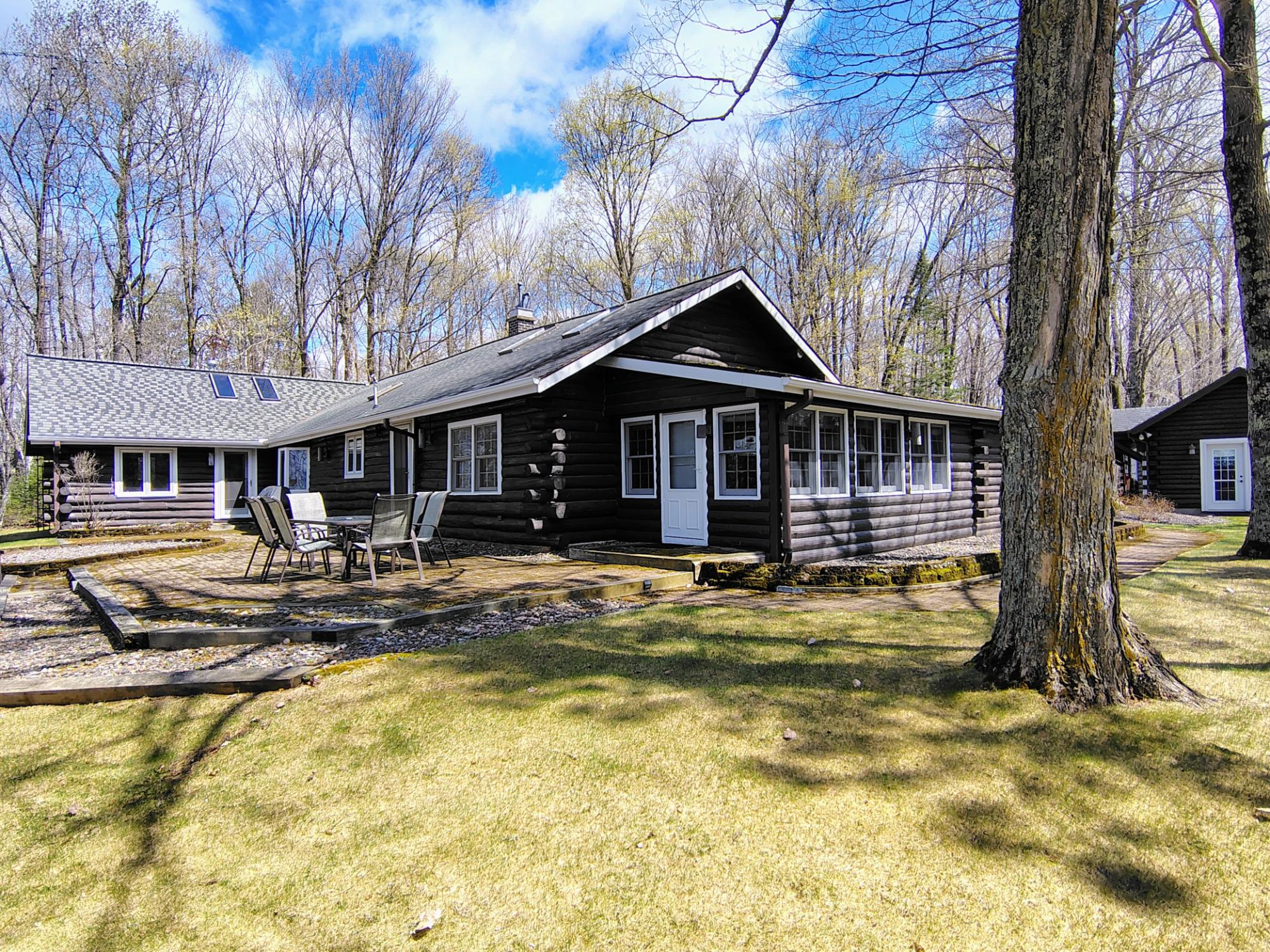 N16517 LAKESHORE DR