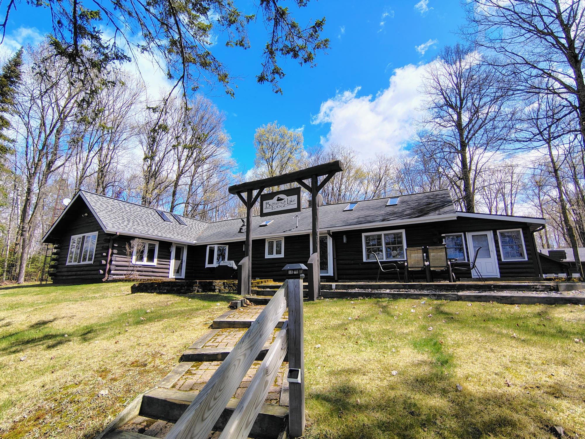 N16517 LAKESHORE DR
