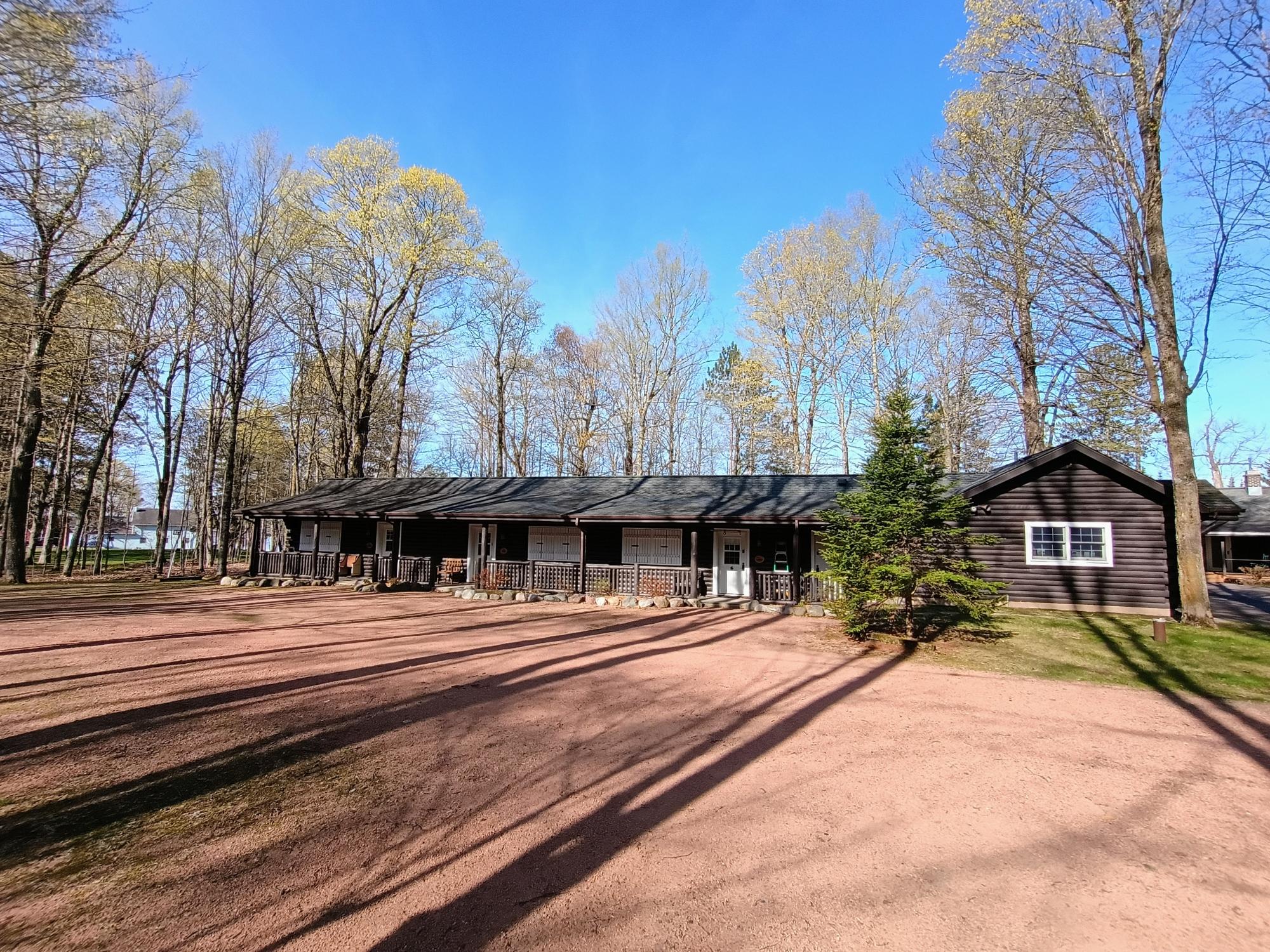 N16517 LAKESHORE DR
